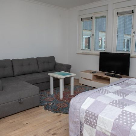 Central Apartment Конич Екстериор снимка