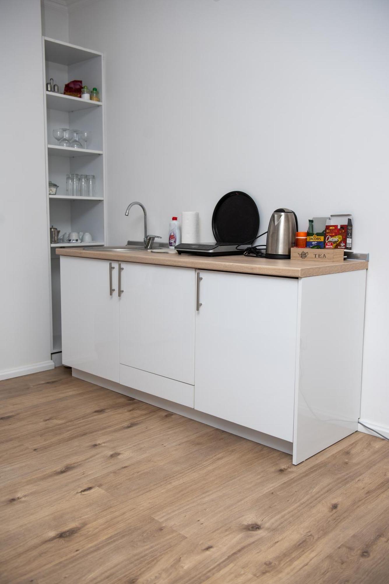 Central Apartment Конич Екстериор снимка