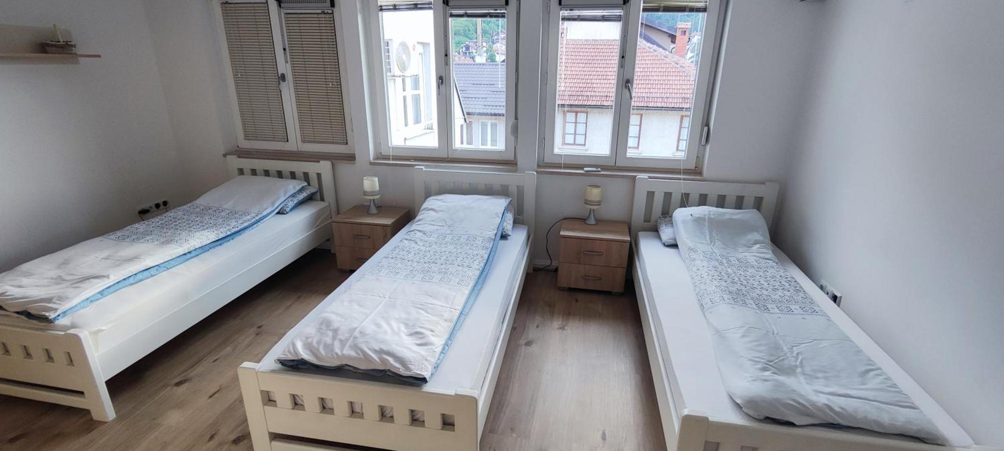 Central Apartment Конич Екстериор снимка